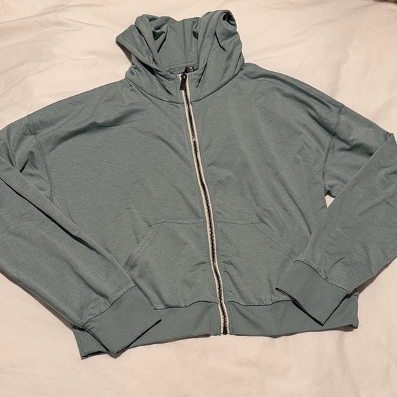 Vuori Mint Hoodie (S) and Jogger (M) Set - Picture 2 of 9